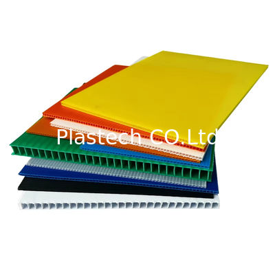 Многоцветные PP полые доски PP пластиковые гофрированные пластиковые защитные листы для пола